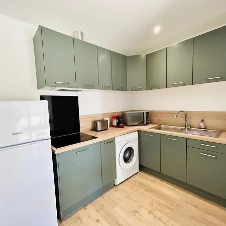 Terrasse Wifi Parking A 50m Du Tram B * Pessac